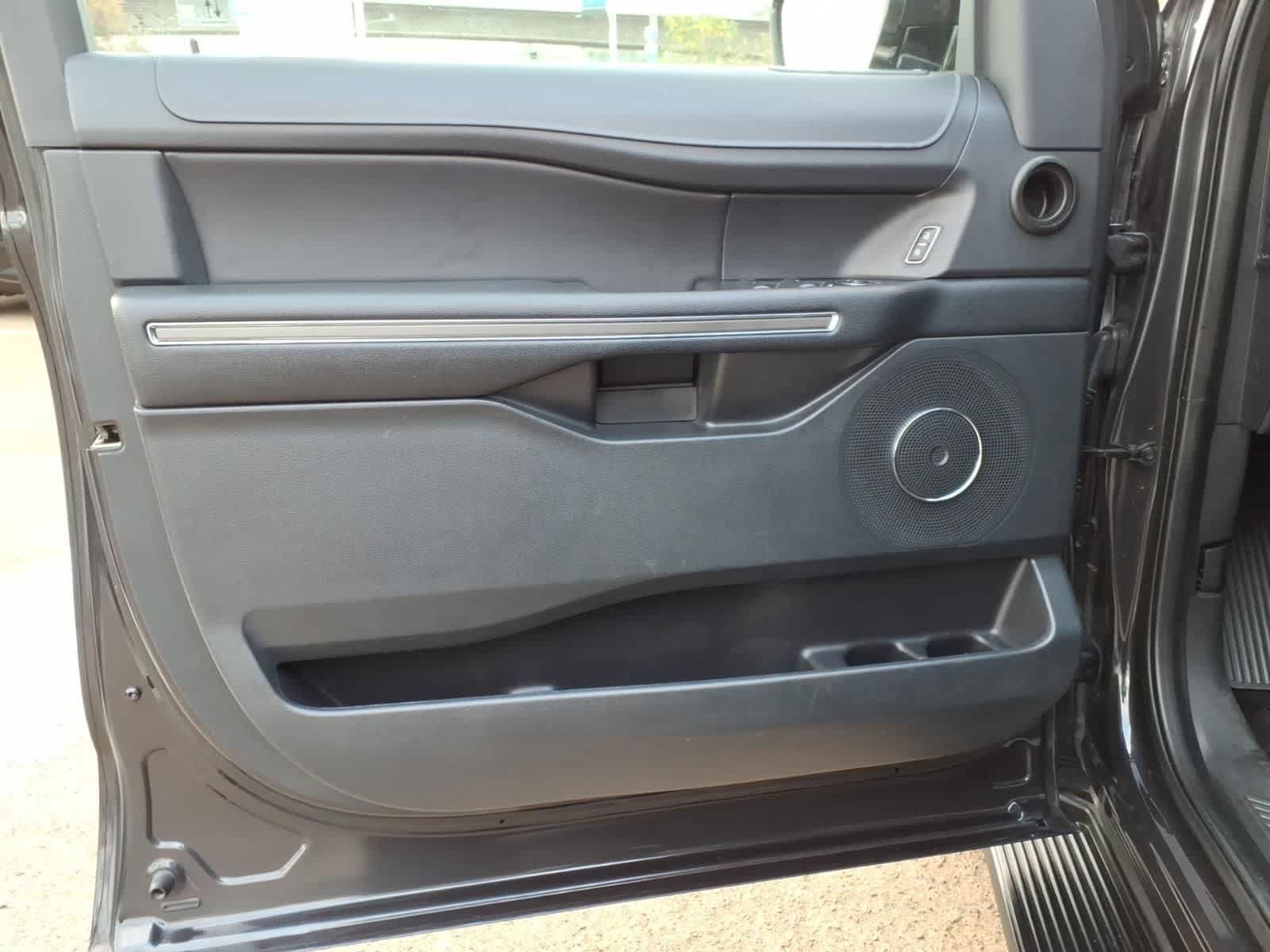 Used 2022 Ford Expedition XLT RWD image 15