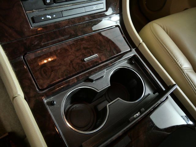 Used 2010 Cadillac Escalade Premium AWD/4WD image 23