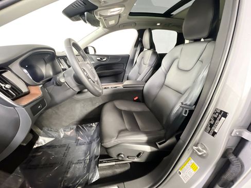 Used 2023 Volvo XC60 B5 Plus w/ Climate Package image 19