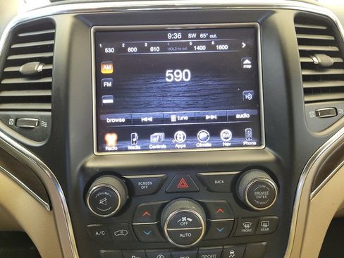 Used 2016 Jeep Grand Cherokee Limited AWD/4WD image 25