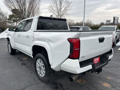 Used 2024 Toyota Tacoma SR5 image 8