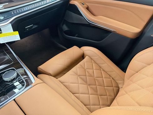 Used 2026 BMW X7 xDrive40i w/ M Sport Package image 25