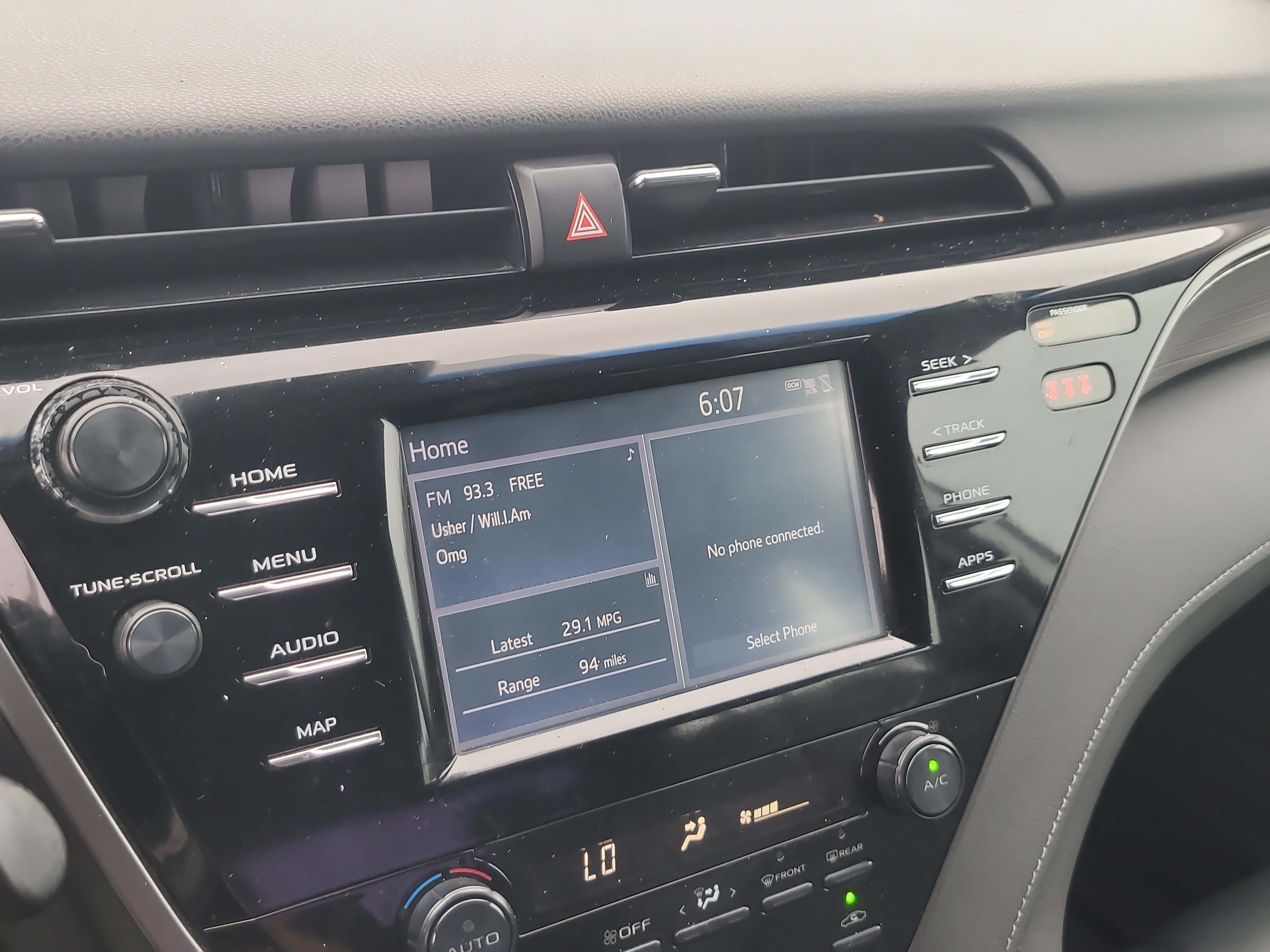 Used 2019 Toyota Camry SE FWD image 20