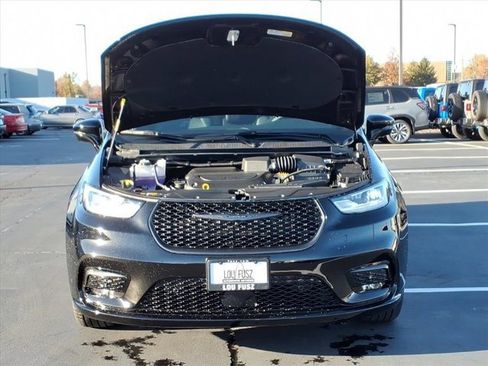 New 2026 Chrysler Pacifica Select w/ S Appearance Package image 23