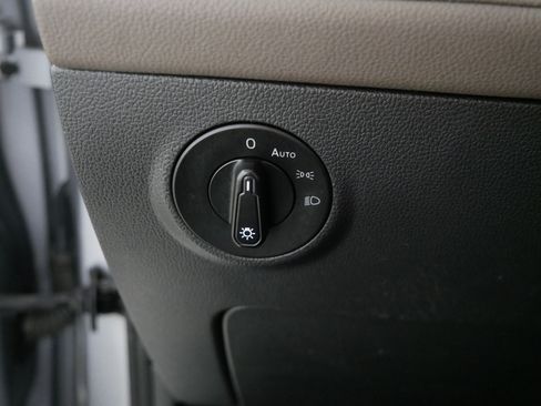 Used 2022 Volkswagen Taos SEL image 26