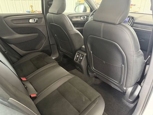 Used 2023 Volvo C40 P8 Recharge Ultimate AWD/4WD image 31