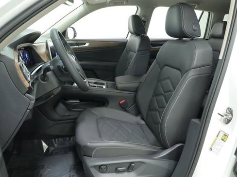 New 2026 Volkswagen Atlas SE FWD image 28