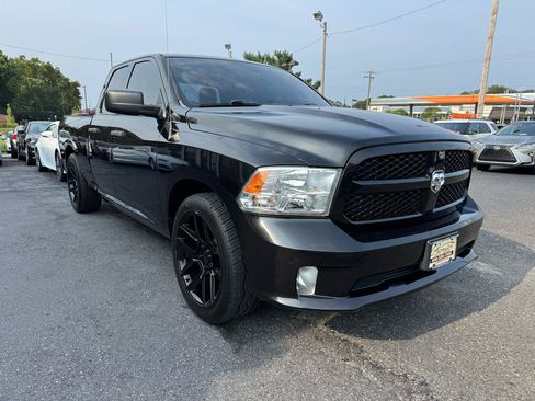Used 2018 RAM 1500 Express AWD/4WD image 3