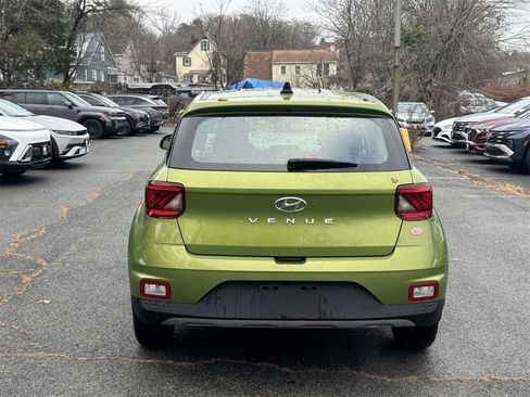 Certified 2022 Hyundai Venue SE image 5