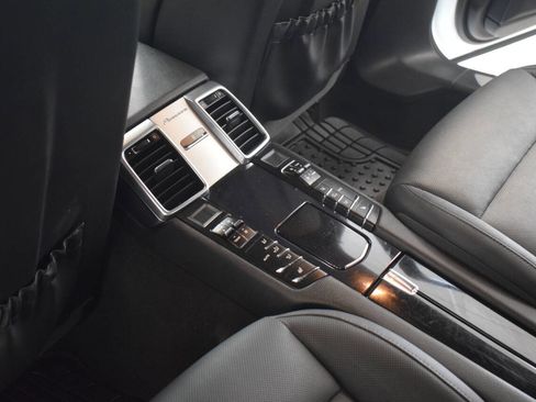 Used 2014 Porsche Panamera 4 image 60