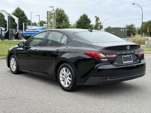 Used 2025 Toyota Camry LE FWD image 3