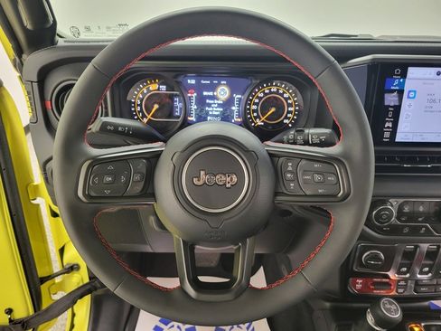 Used 2024 Jeep Wrangler Rubicon image 17