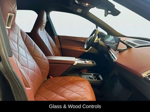 Used 2023 BMW iX xDrive50 w/ Premium Package image 17