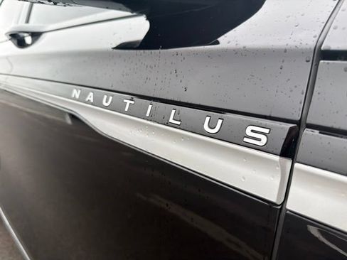 Used 2024 Lincoln Nautilus Premier w/ Equipment Group 102A AWD/4WD image 6