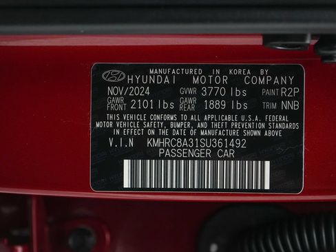 Used 2025 Hyundai Venue Limited FWD image 25