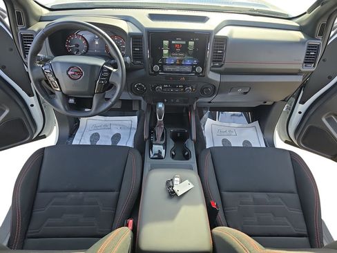 Used 2022 Nissan Frontier PRO-4X w/ Technology Package image 12