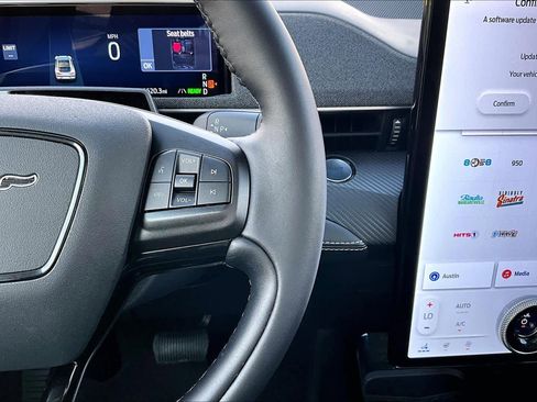 Used 2025 Ford Mustang Mach-E Premium image 24