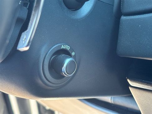 Used 2025 Land Rover Range Rover SE image 26