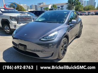 Used 2022 Tesla Model Y Long Range video 1