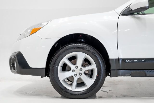 Used 2014 Subaru Outback 2.5i Premium AWD/4WD image 27