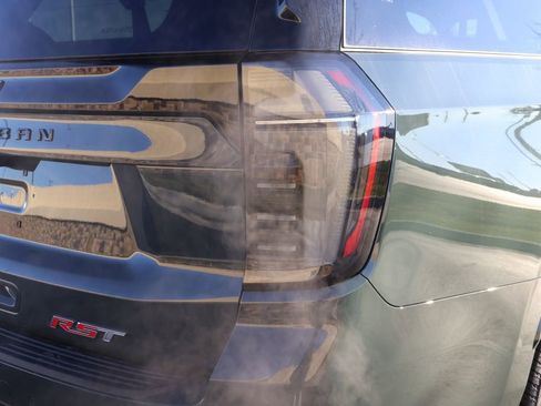 New 2026 Chevrolet Suburban RST image 7