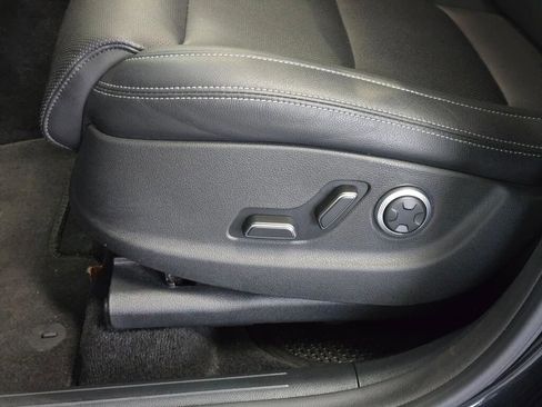 Used 2025 Genesis GV70 2.5T image 21