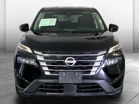 Used 2025 Nissan Rogue SV AWD/4WD image 2