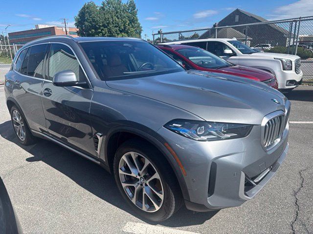Certified 2024 BMW X5 xDrive40i w/ Premium Package AWD/4WD image 6
