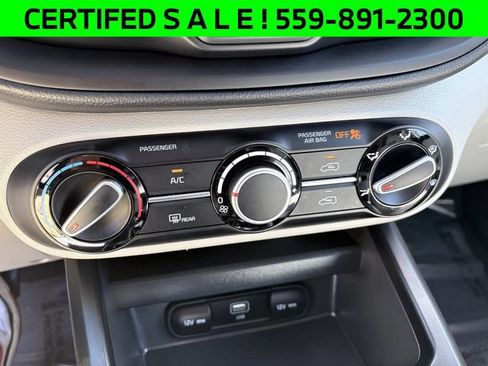 Certified 2025 Kia Soul LX w/ LX Technology Package FWD image 17