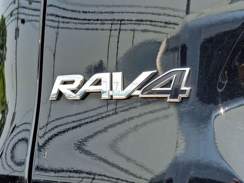 Used 2020 Toyota RAV4 XLE Premium AWD/4WD image 34