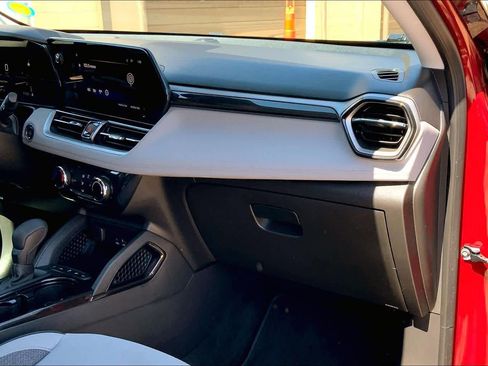 Used 2025 Chevrolet TrailBlazer LT image 19