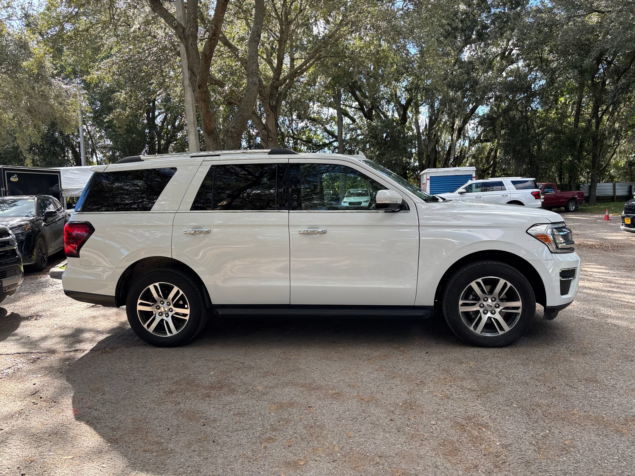 Used 2024 Ford Expedition Limited RWD image 13