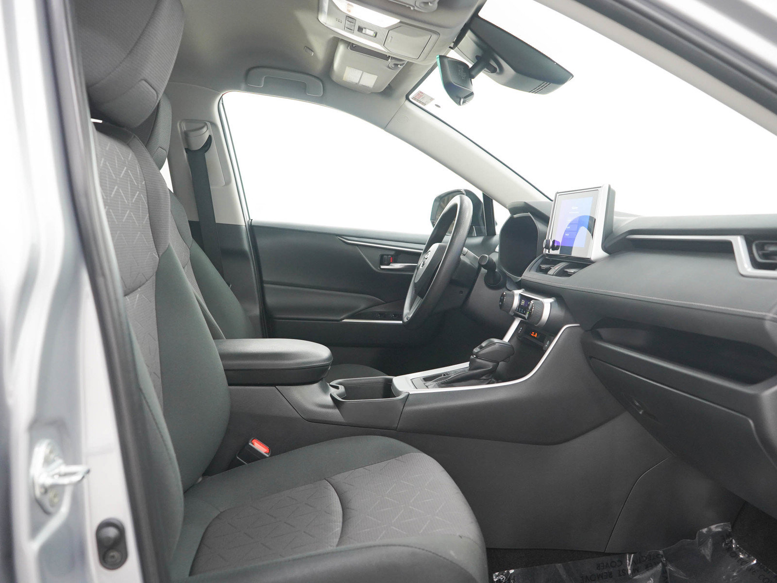 Used 2024 Toyota RAV4 XLE AWD/4WD image 12