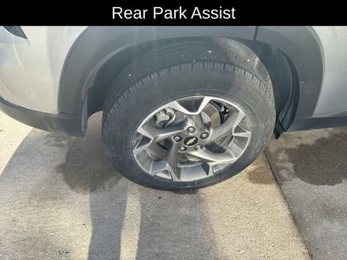 Used 2024 Chevrolet Trax LT w/ Driver Confidence Package image 9