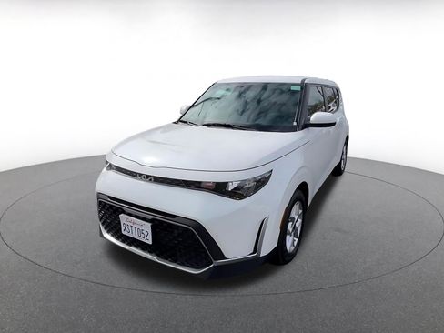 Used 2025 Kia Soul LX w/ LX Technology Package image 7