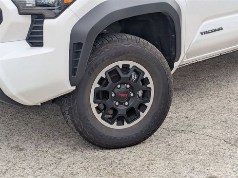 Used 2025 Toyota Tacoma TRD Off-Road image 29