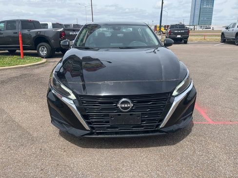 Used 2024 Nissan Altima 2.5 SV AWD/4WD image 10