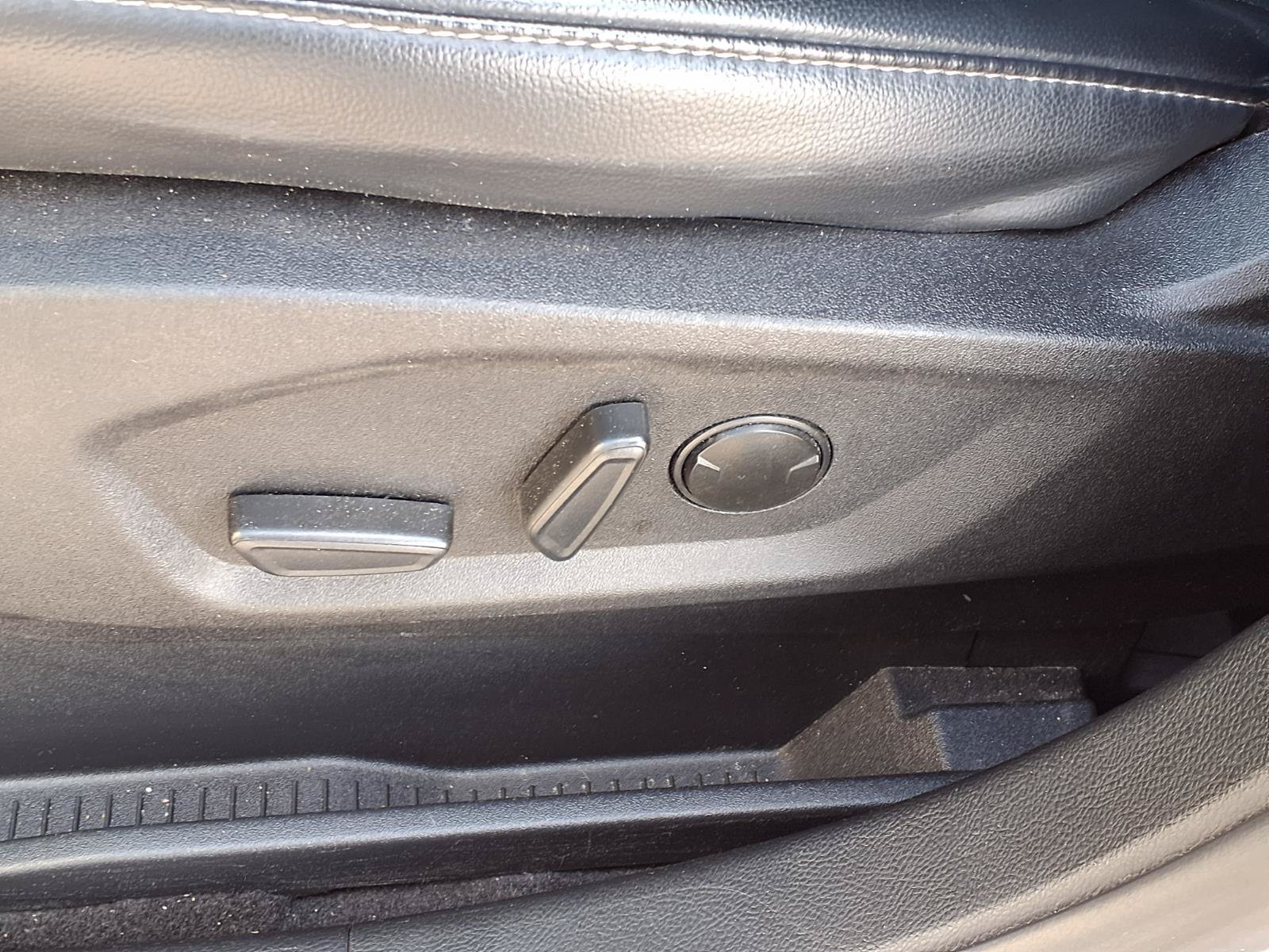 Used 2024 Ford Edge SEL AWD/4WD image 5