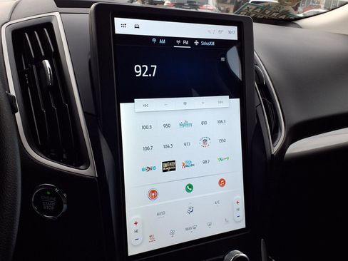 Certified 2024 Ford Edge SEL w/ Convenience Package image 11