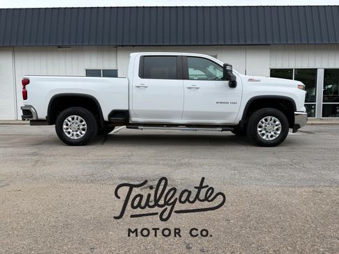 Used 2024 Chevrolet Silverado 2500 LT AWD/4WD image 1