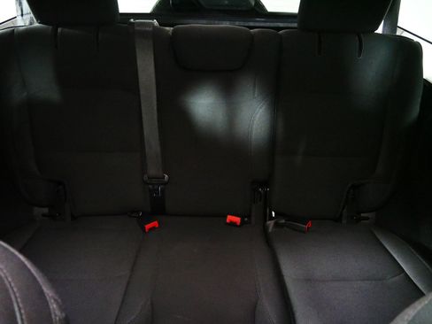 Used 2019 Jeep Wrangler Unlimited Sahara w/ Safety Group AWD/4WD image 13