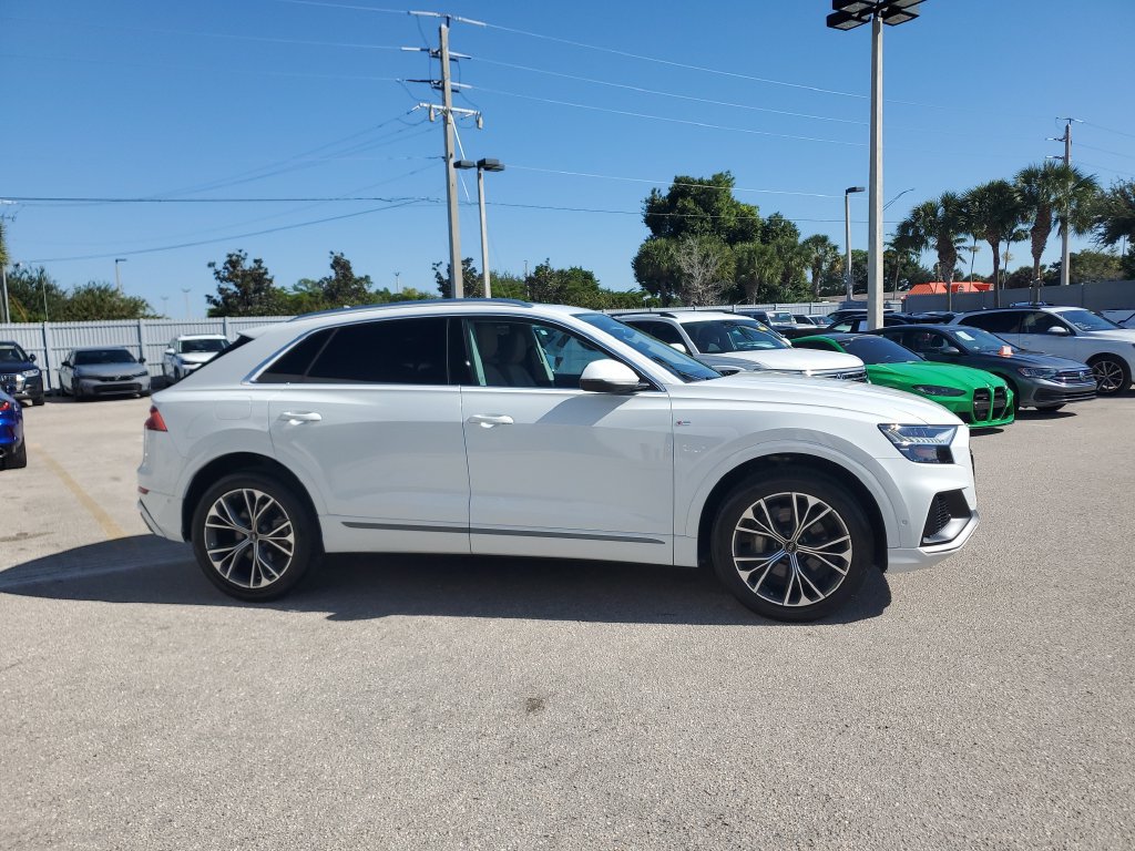 Used 2023 Audi Q8 Premium Plus AWD/4WD image 4