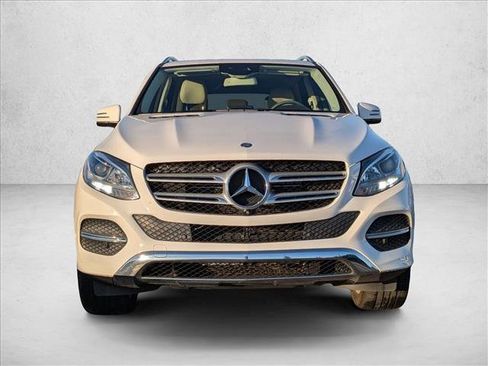 Used 2017 Mercedes-Benz GLE 350 4MATIC image 2