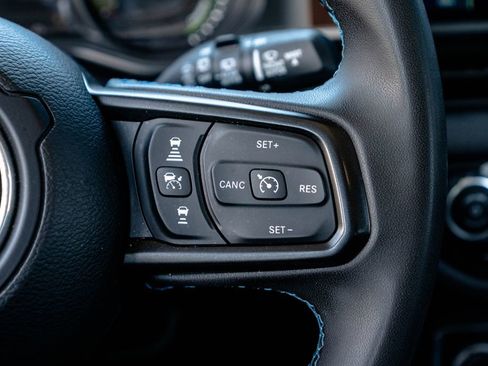 Used 2024 Jeep Wrangler Unlimited Rubicon 4xe AWD/4WD image 18