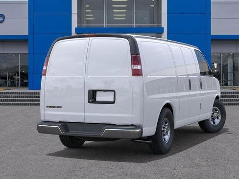 New 2026 Chevrolet Express 3500 RWD image 4