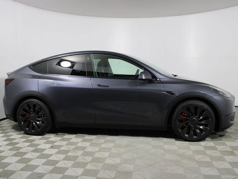 Used 2022 Tesla Model Y Performance image 33