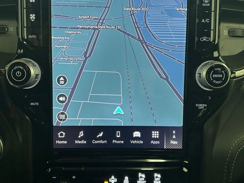 Used 2025 RAM 1500 Limited image 33