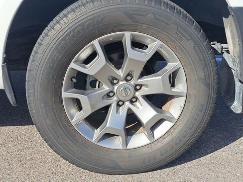 Used 2020 Nissan Frontier SV image 5