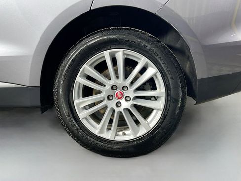 Used 2020 Jaguar F-PACE Prestige image 32