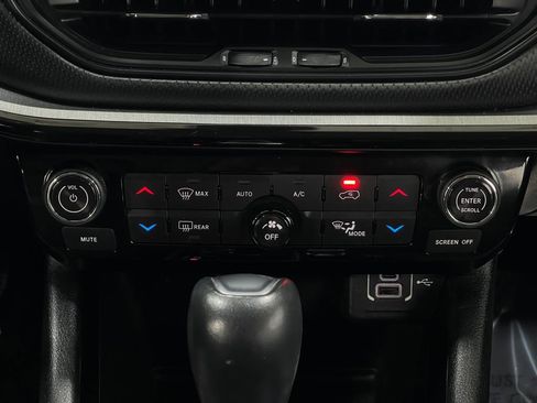 Used 2022 Jeep Compass Trailhawk image 23